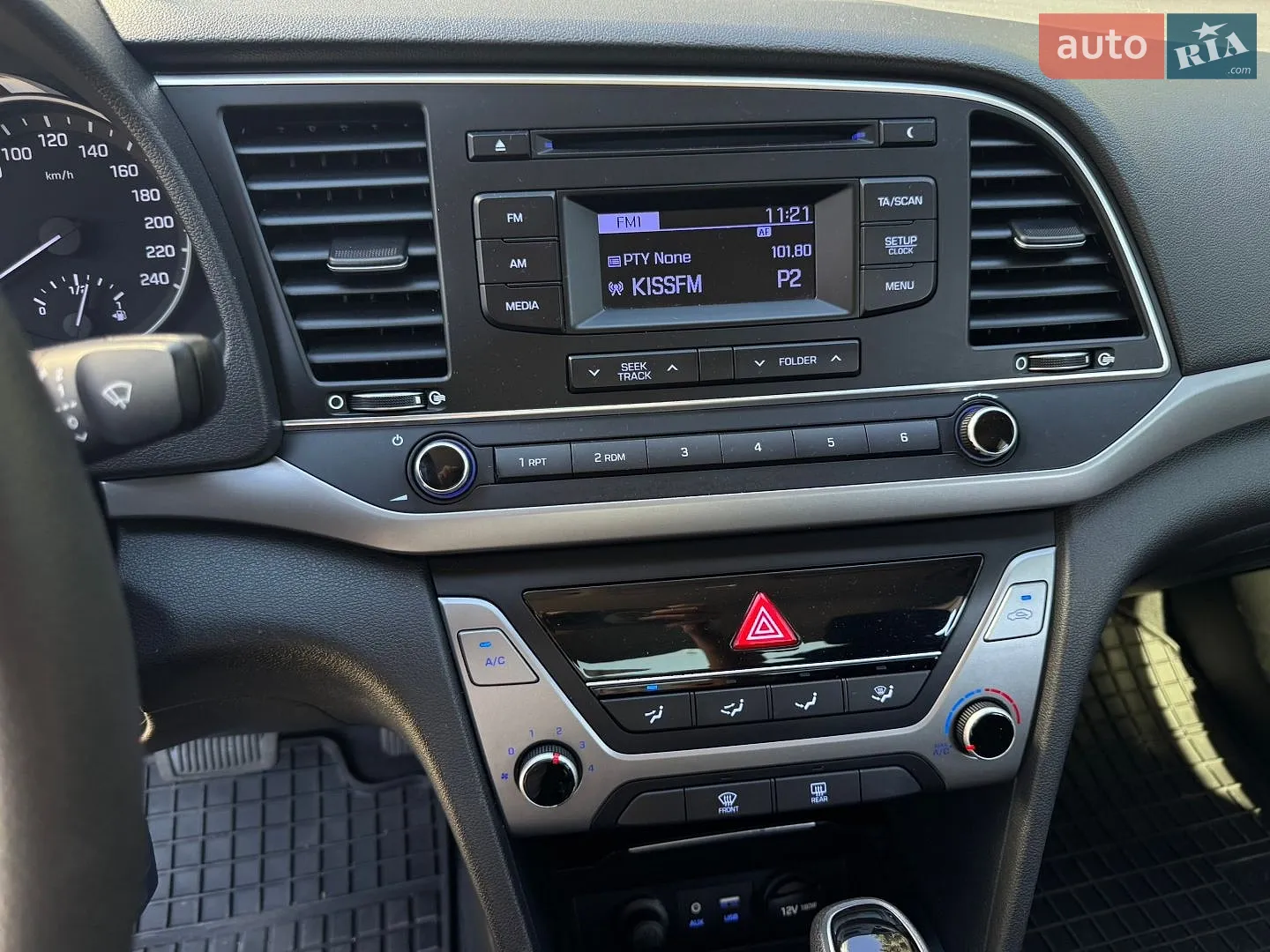 2016 Hyundai Elantra - мініатюра 30