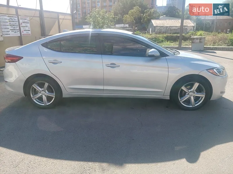 Hyundai Elantra 2017