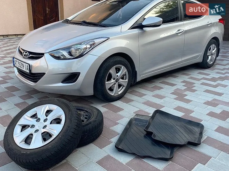 Hyundai Elantra 2011