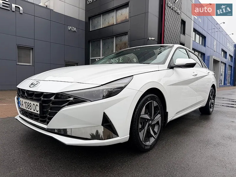Hyundai Elantra 2023
