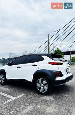 Позашляховик / Кросовер Hyundai Encino EV 2021 в 