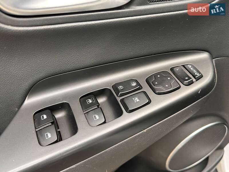 Позашляховик / Кросовер Hyundai Encino EV 2019 в Одесі фото 15 Позашляховик / Кросовер Hyundai Encino EV 2019 в Одесі