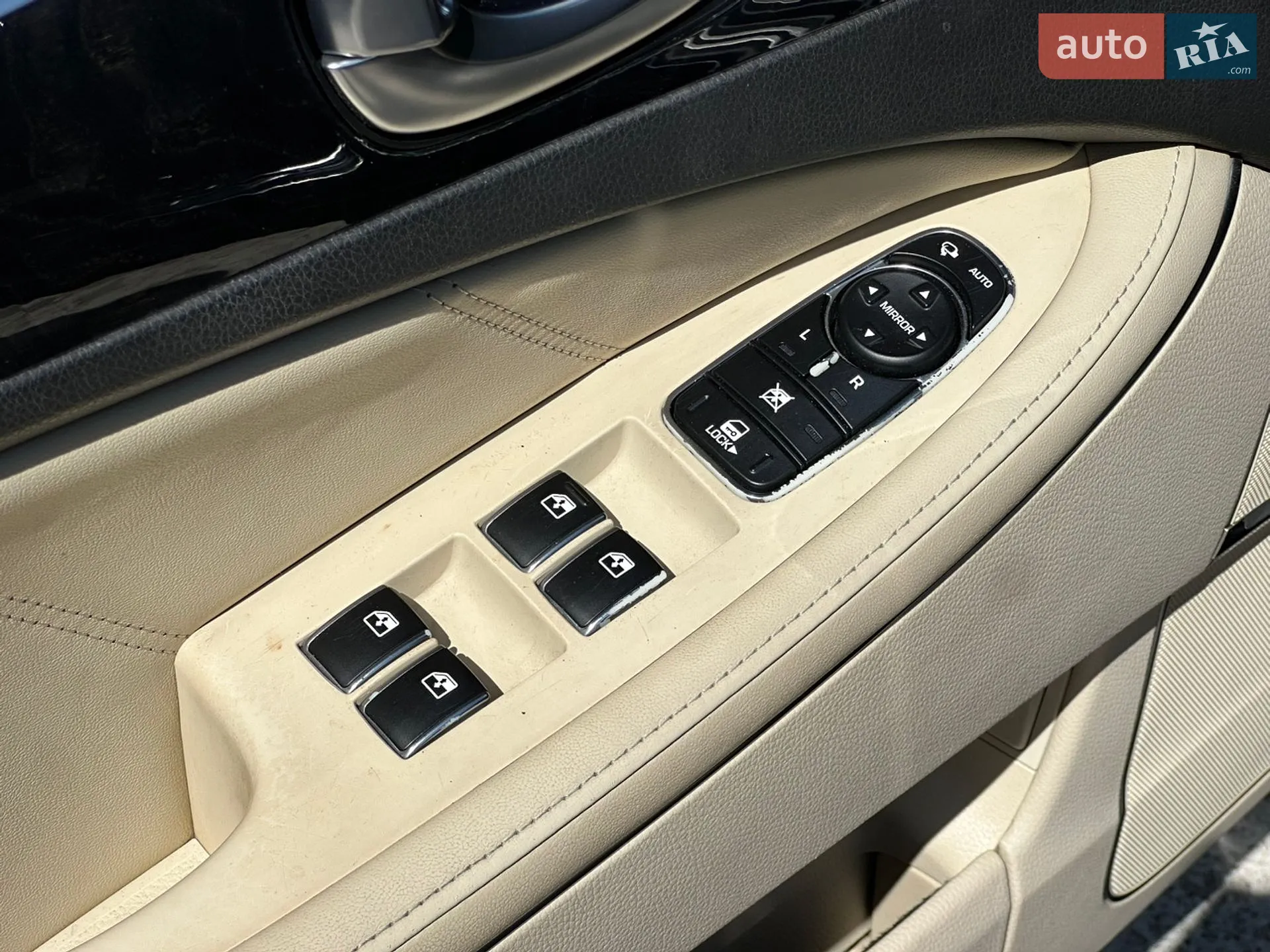 2015 Hyundai Equus - мініатюра 28