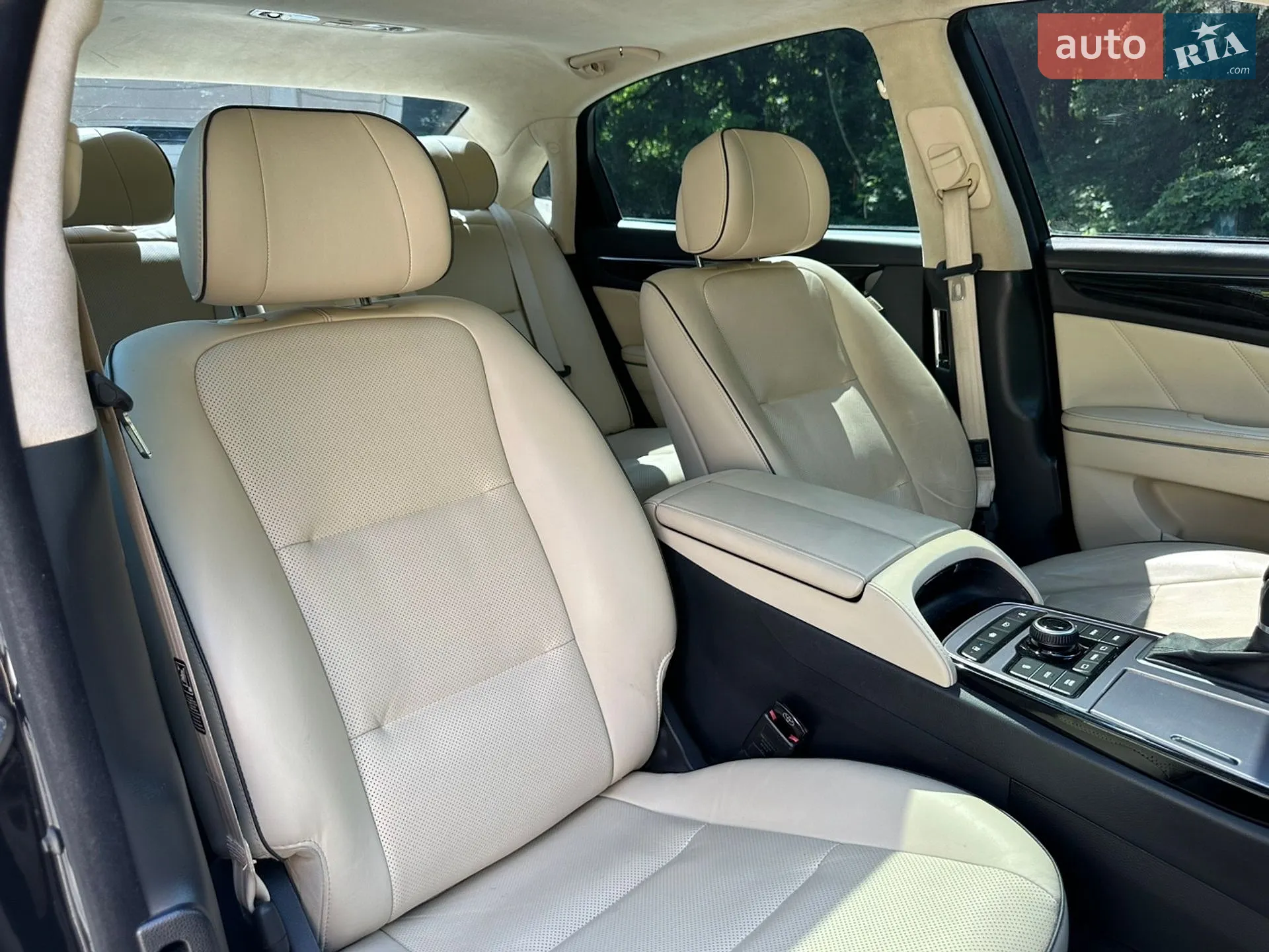 2015 Hyundai Equus - мініатюра 52