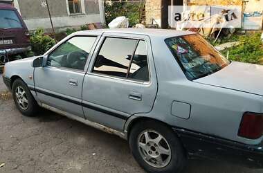 Седан Hyundai Excel 1990 в Рівному