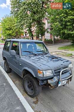Внедорожник / Кроссовер Hyundai Galloper 2000 в 
