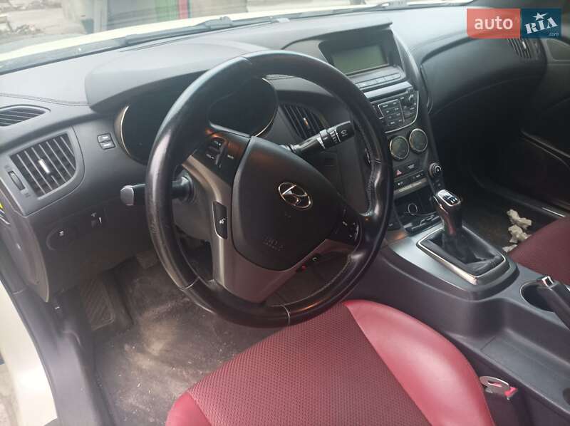 Купе Hyundai Genesis Coupe 2012 в Изюме
