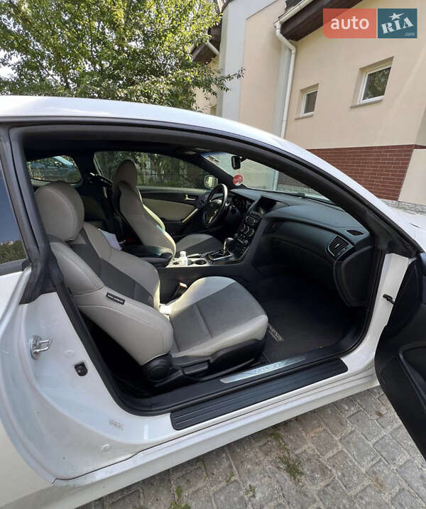 Купе Hyundai Genesis Coupe 2013 в Ивано-Франковске