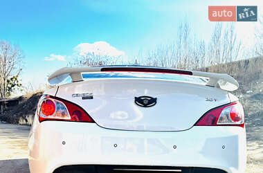 Купе Hyundai Genesis Coupe 2011 в 