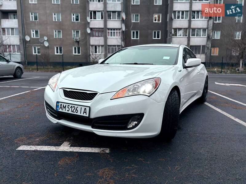 Купе Hyundai Genesis Coupe 2011 в Малине