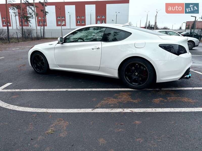 Купе Hyundai Genesis Coupe 2011 в Малине