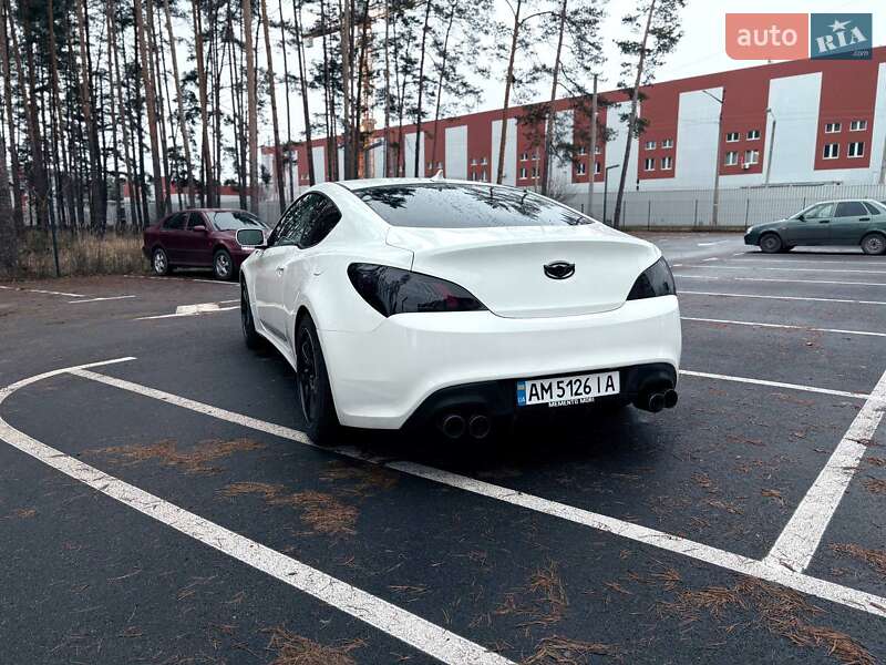 Купе Hyundai Genesis Coupe 2011 в Малине