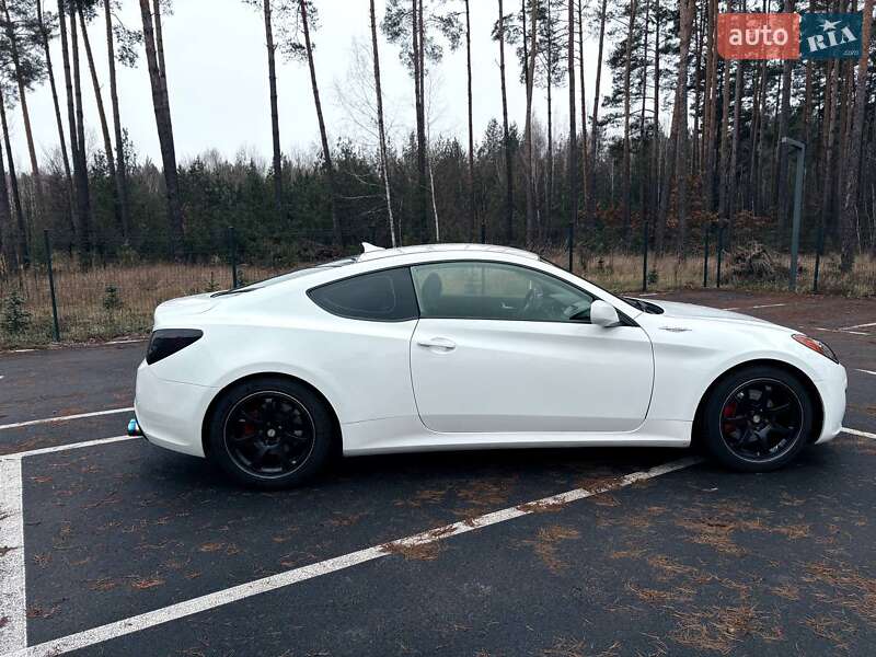 Купе Hyundai Genesis Coupe 2011 в Малине