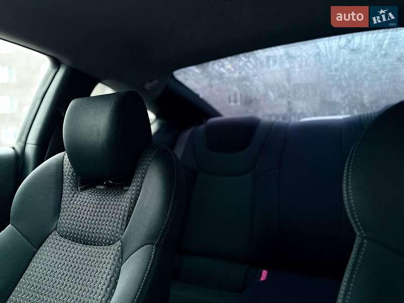 Купе Hyundai Genesis Coupe 2011 в Малине