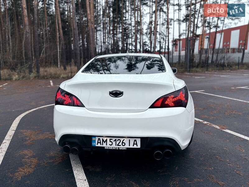 Купе Hyundai Genesis Coupe 2011 в Малине