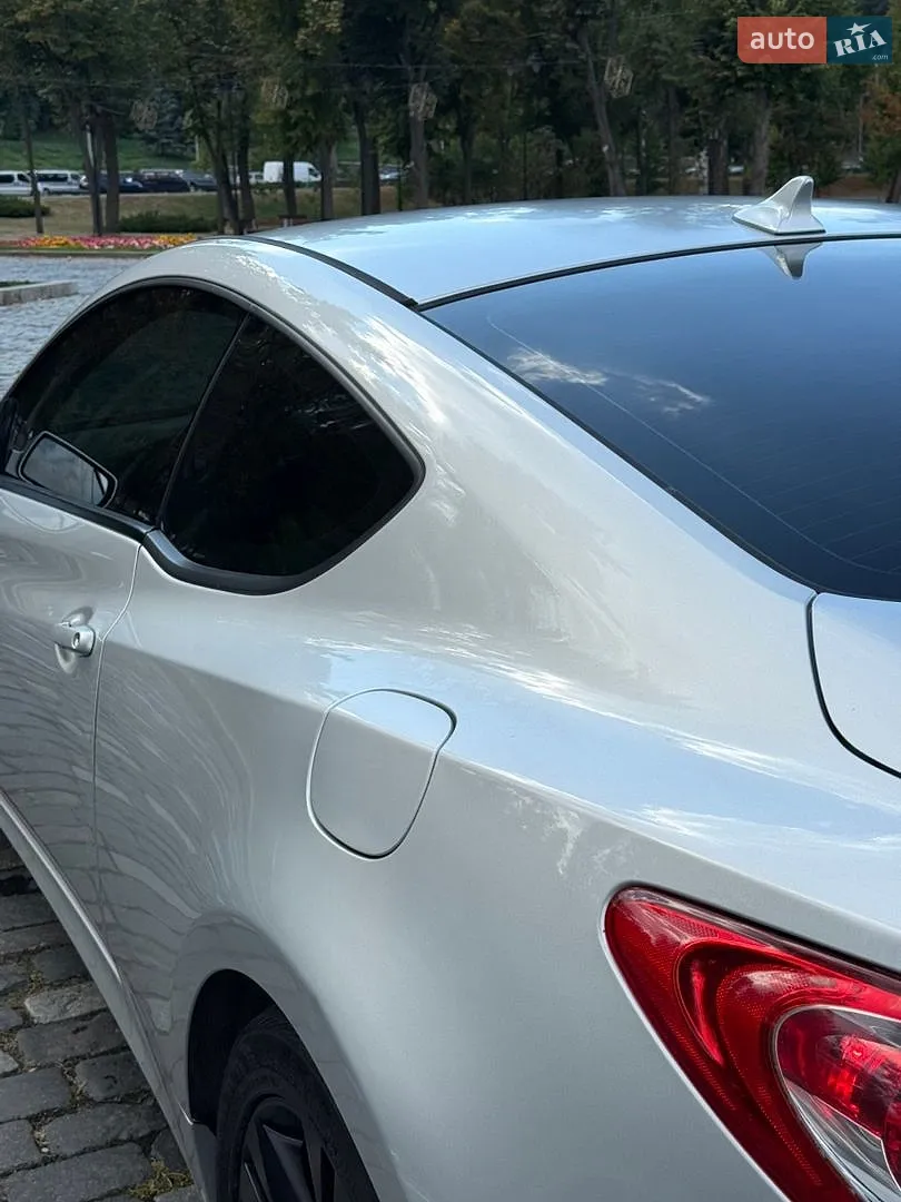 2010 Hyundai Genesis Coupe - мініатюра 11