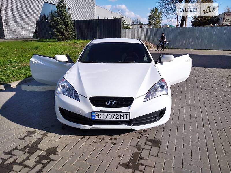 Купе Hyundai Genesis 2012 в Львові