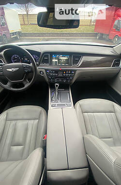 Седан Hyundai Genesis 2015 в 