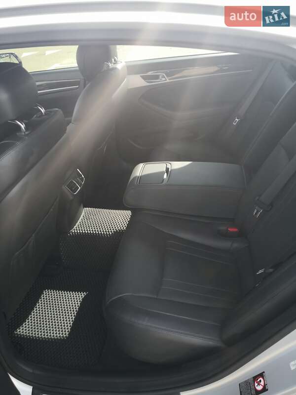 Седан Hyundai Genesis 2014 в Києві