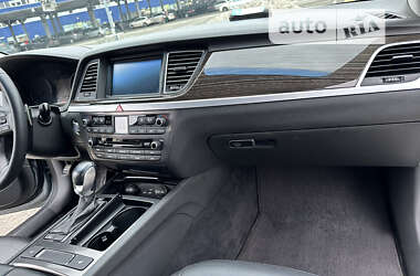 Седан Hyundai Genesis 2015 в 