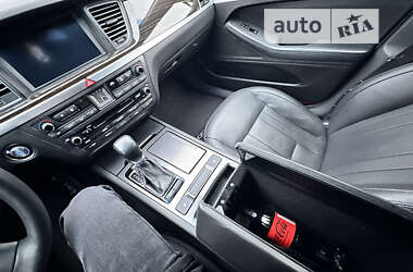 Седан Hyundai Genesis 2015 в 