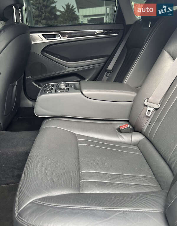 Седан Hyundai Genesis 2017 в Одесі