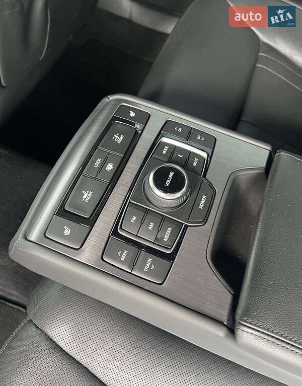 Седан Hyundai Genesis 2017 в Одесі