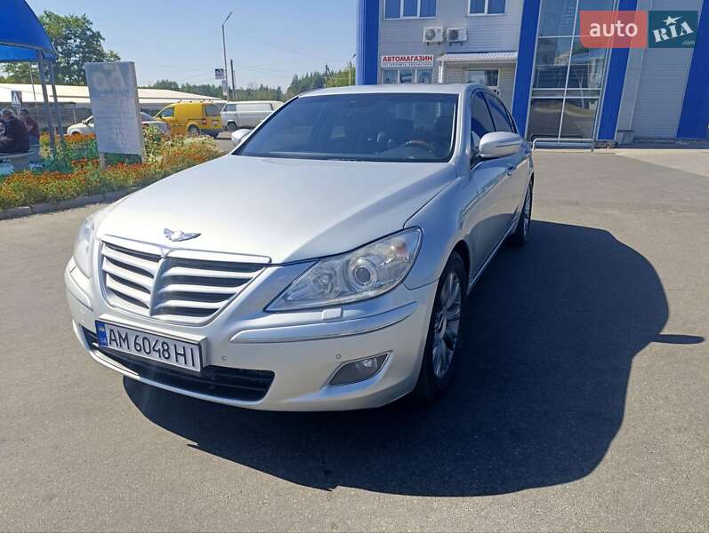Седан Hyundai Genesis 2008 в Малине