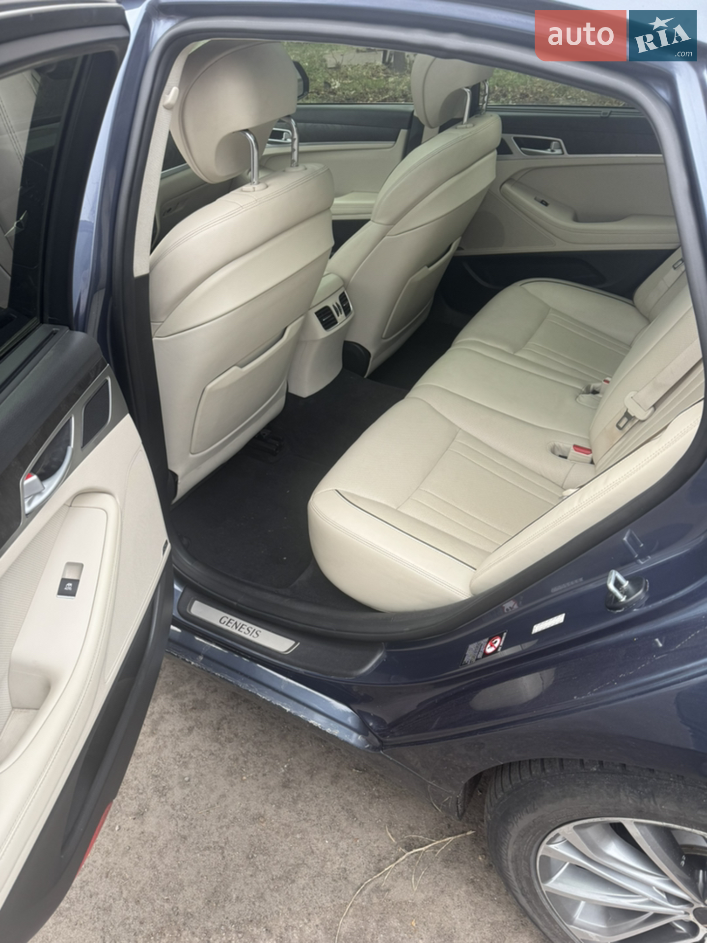 2015 Hyundai Genesis - мініатюра 17