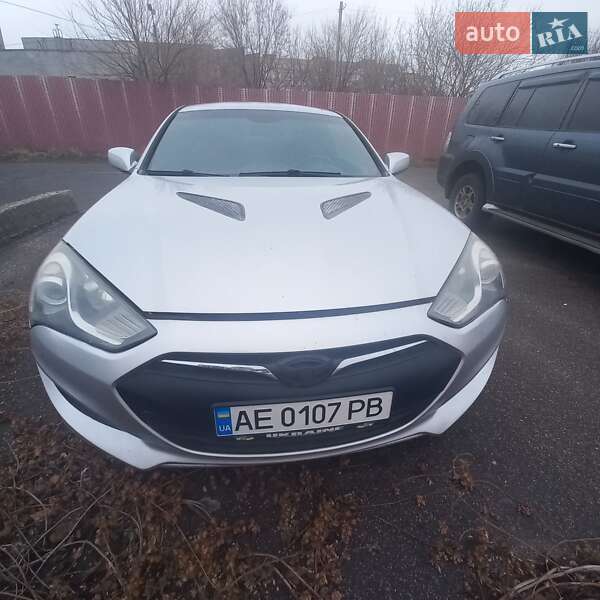 Купе Hyundai Genesis 2013 в Кривому Розі