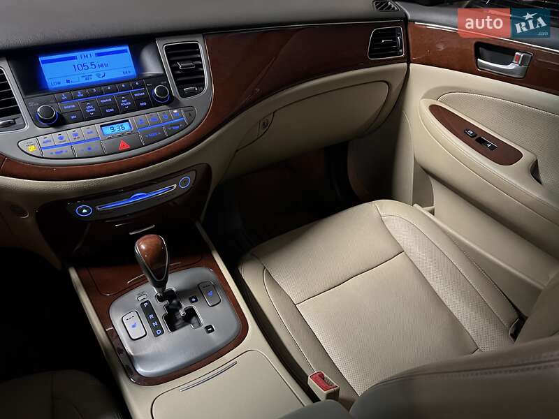 Седан Hyundai Genesis 2013 в Киеве