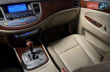Седан Hyundai Genesis 2013 в 