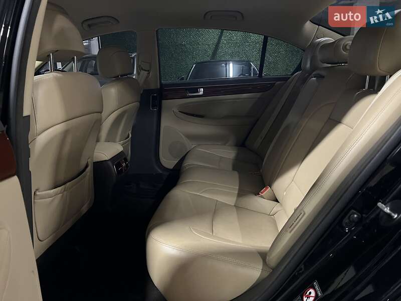 Седан Hyundai Genesis 2013 в Киеве