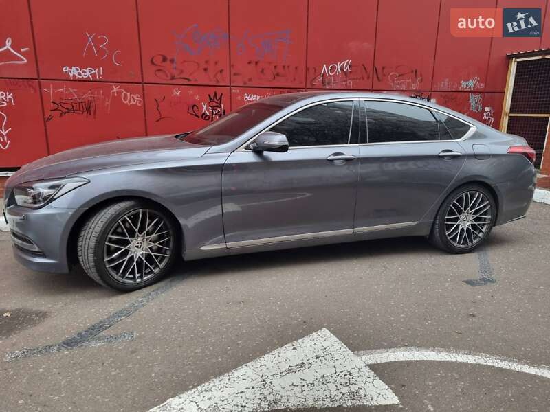 Седан Hyundai Genesis 2014 в 