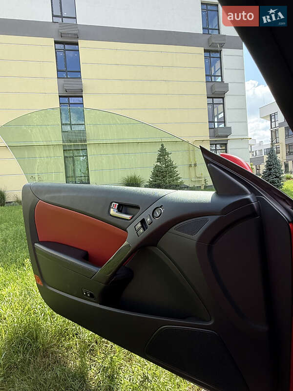 Купе Hyundai Genesis 2012 в Киеве фото 10 Купе Hyundai Genesis 2012 в Киеве