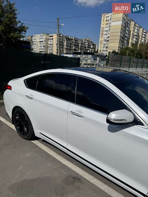 Седан Hyundai Genesis 2015 в Киеве фото 5 Седан Hyundai Genesis 2015 в Киеве