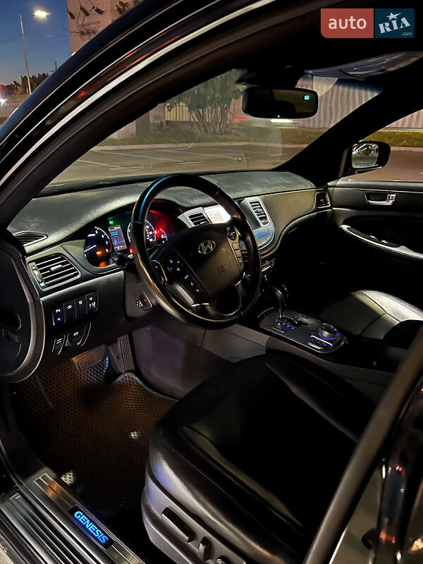 Седан Hyundai Genesis 2011 в Киеве