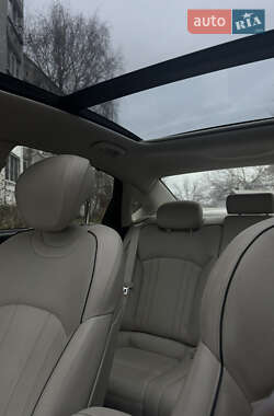 Седан Hyundai Genesis 2015 в 