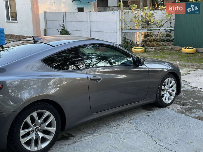 Купе Hyundai Genesis 2012 в Білгороді-Дністровському