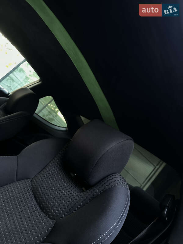 Купе Hyundai Genesis 2012 в Білгороді-Дністровському