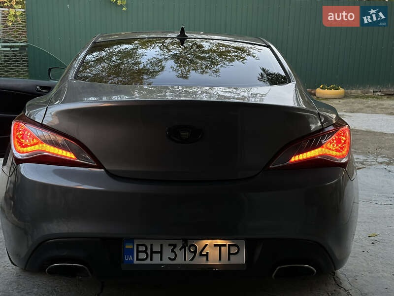 Купе Hyundai Genesis 2012 в Білгороді-Дністровському