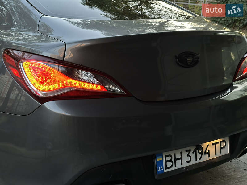 Купе Hyundai Genesis 2012 в Білгороді-Дністровському