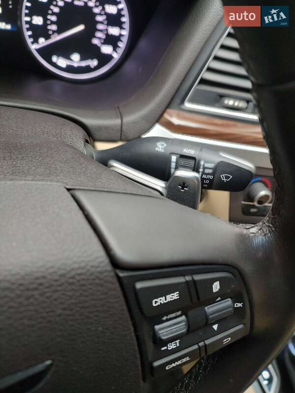 Седан Hyundai Genesis 2015 в Киеве