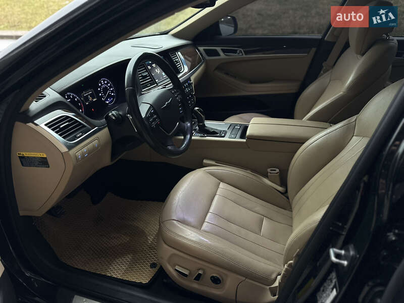 Седан Hyundai Genesis 2015 в Киеве