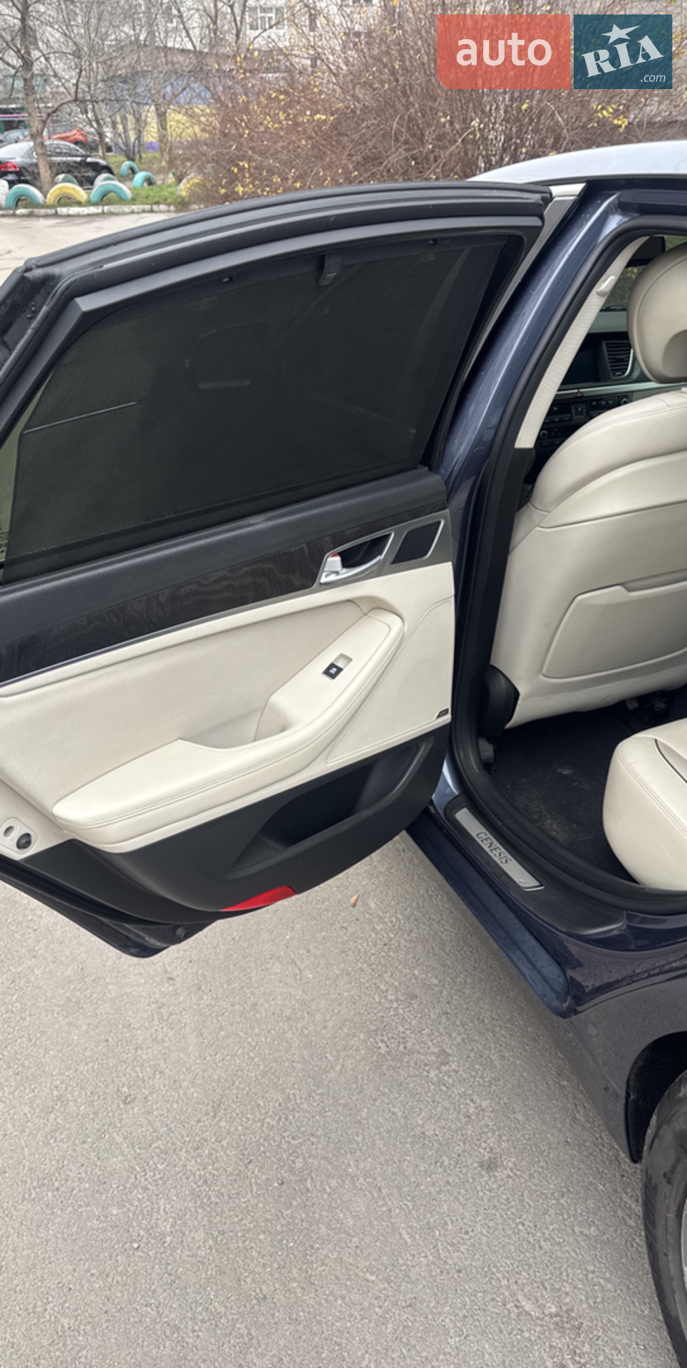 2015 Hyundai Genesis - мініатюра 26