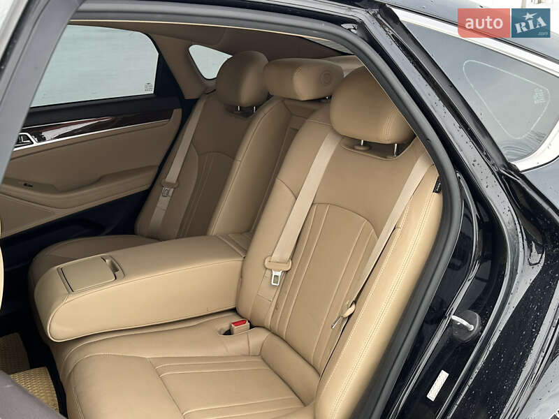 Седан Hyundai Genesis 2015 в Киеве