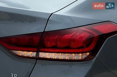 Седан Hyundai Genesis 2015 в Житомире