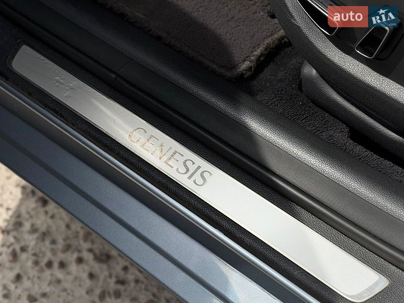 Седан Hyundai Genesis 2015 в Житомире