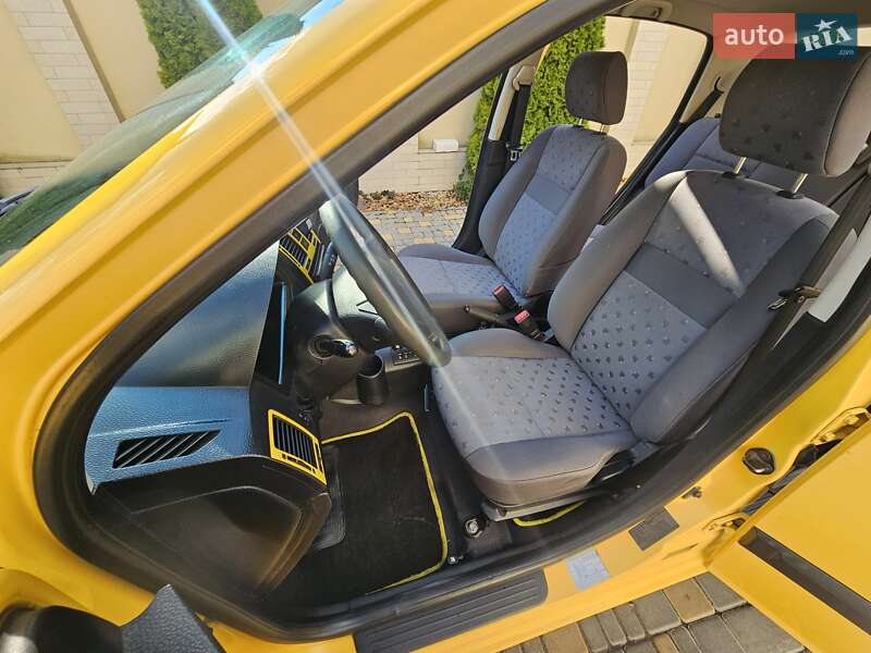 Хэтчбек Hyundai Getz 2004 в Одессе