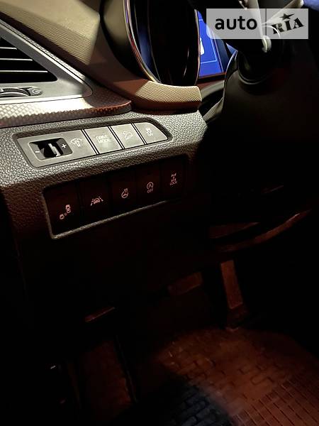 Позашляховик / Кросовер Hyundai Grand Santa Fe 2017 в Вознесенську